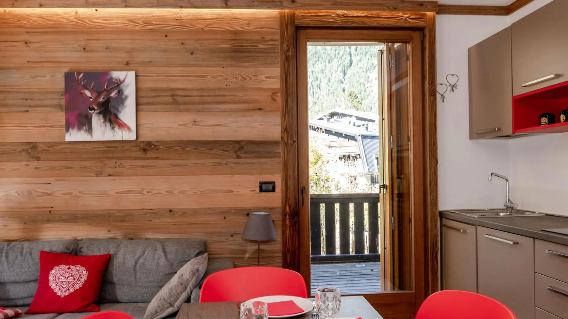 Apartment Chaleureux Appart 4 Pers Avec Terrasse Et Wifi, Chamonix Centre - Fr-1-343-222